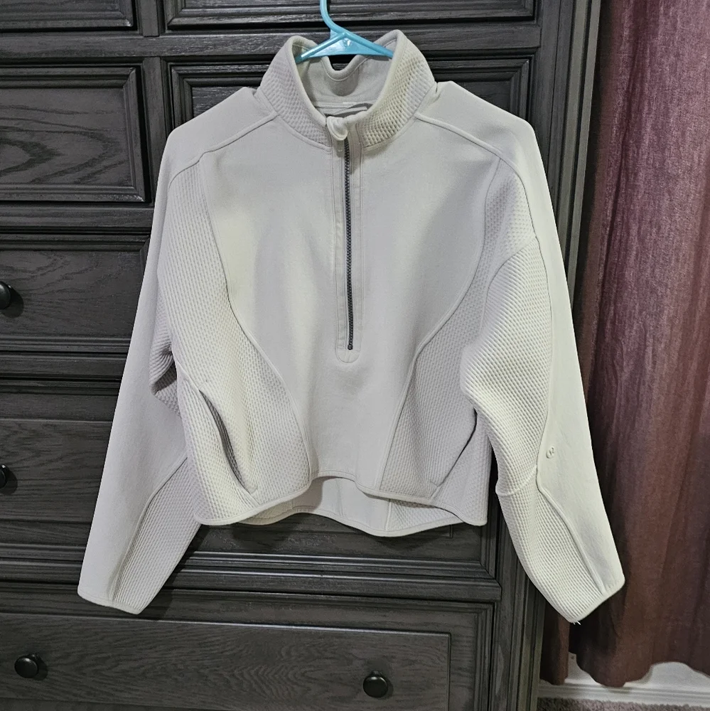 Lululemon Pullover - Picture 1 of 11